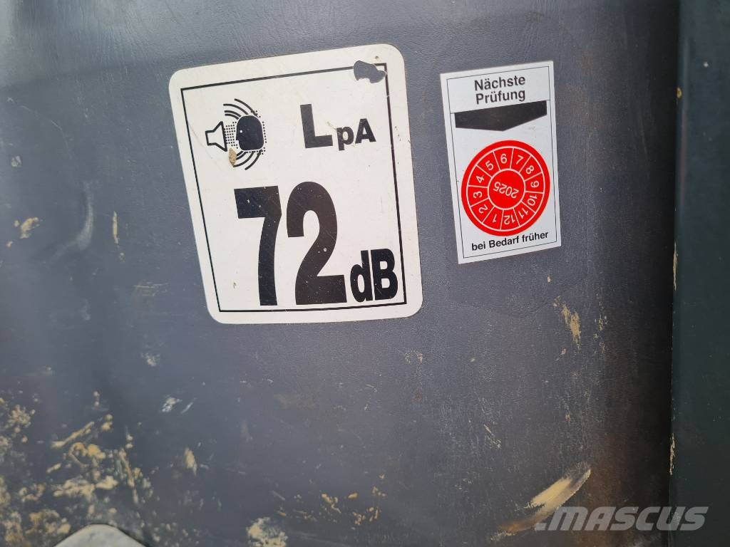 Komatsu Komatsu WA 250-5/SW Schaufel +Palettengabel/ 6158H لوادر بعجل