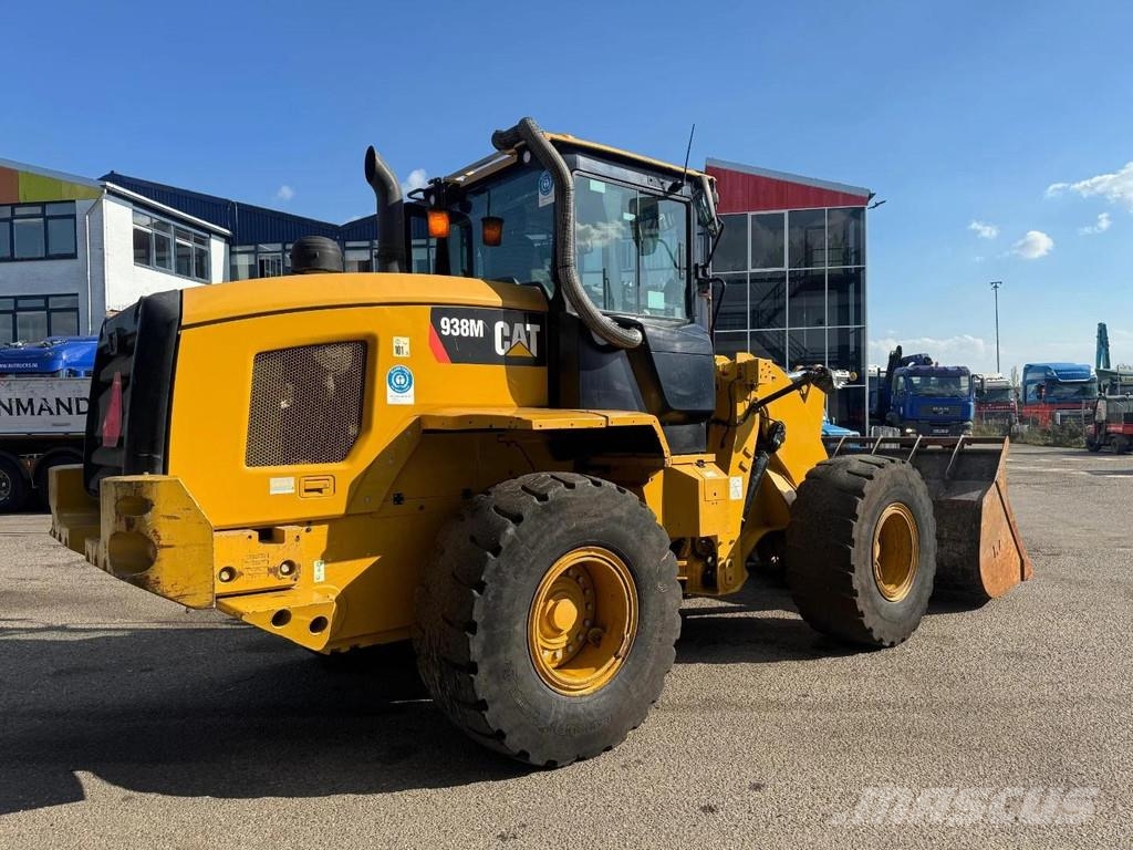 CAT 938M Chargeuse sur pneus