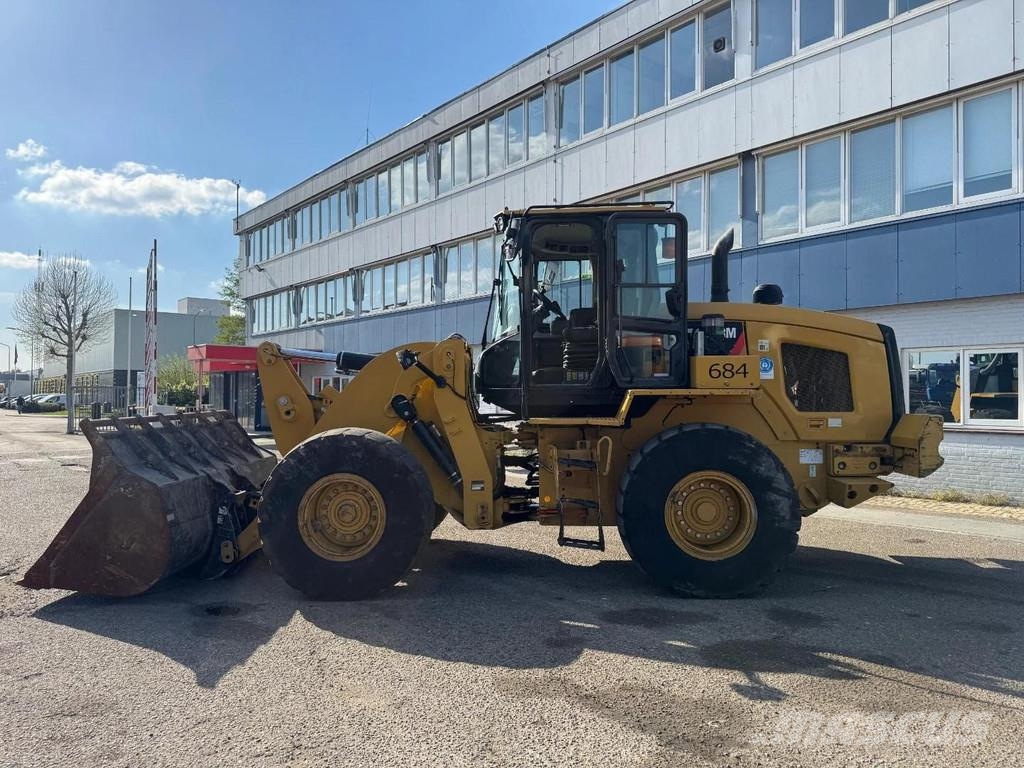 CAT 938M Chargeuse sur pneus