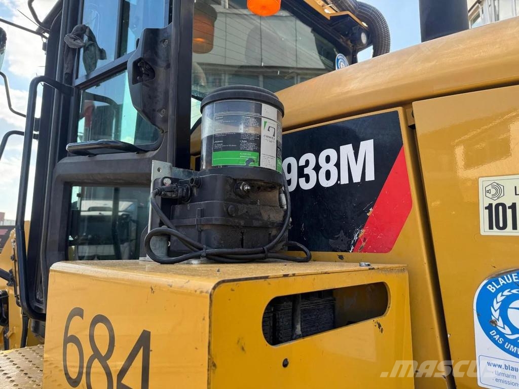 CAT 938M Chargeuse sur pneus