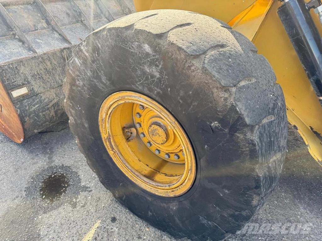 CAT 938M Chargeuse sur pneus