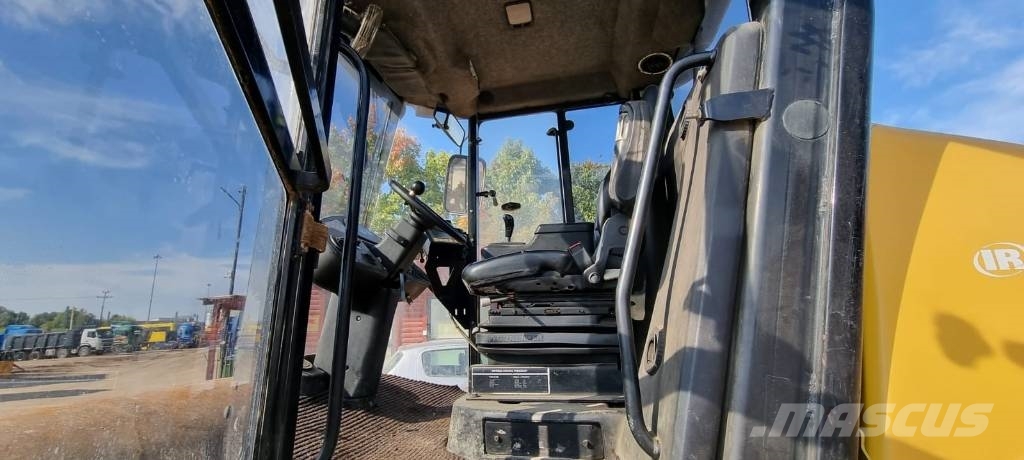 Volvo SD 105 DX Еднобарабанни ролки
