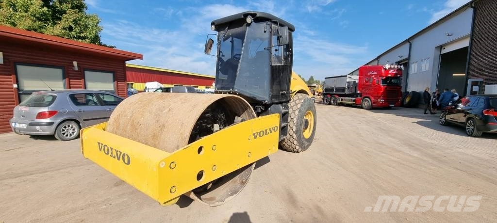 Volvo SD 105 DX Еднобарабанни ролки
