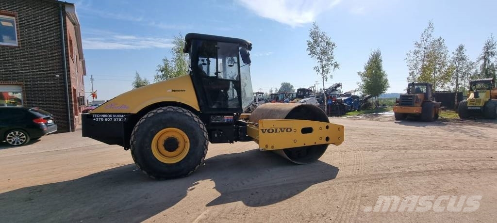 Volvo SD 105 DX Еднобарабанни ролки
