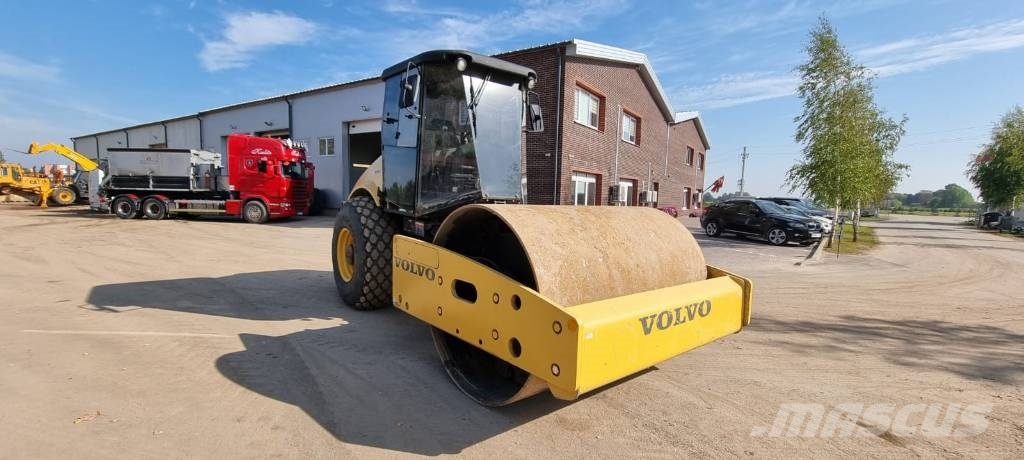 Volvo SD 105 DX Еднобарабанни ролки
