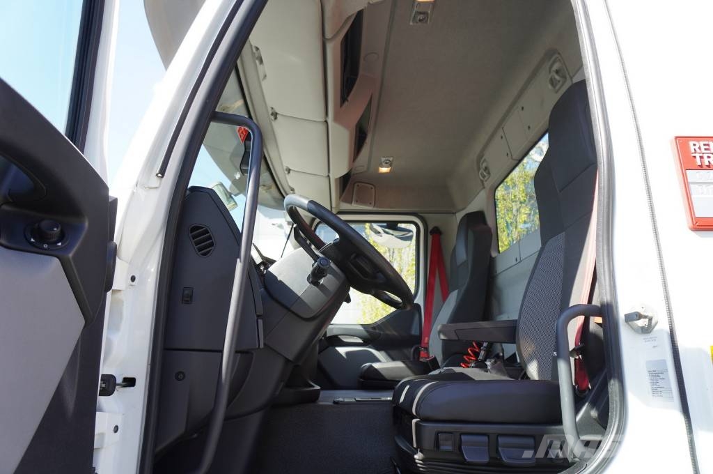 Renault C280 DTI 8 / FASSI crane F135a.22 / Remote control Автомобильные краны