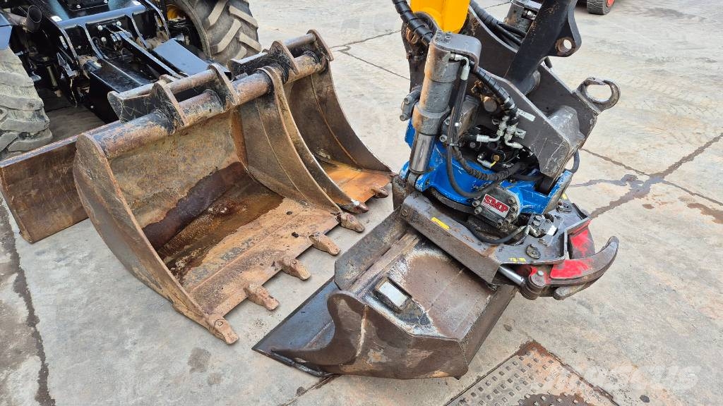 JCB HYDRADIG 110W - ROTOTILT - 2018 YEAR - 8415 HOURS Bagri na kolesih