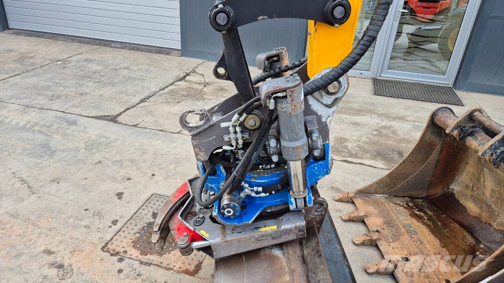 JCB HYDRADIG 110W - ROTOTILT - 2018 YEAR - 8415 HOURS Bagri na kolesih