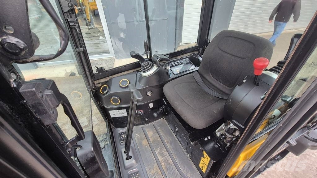 JCB 16C-1 - 2021 YEAR - 935 HOURS - POWERTILT Miniekskavaatorid < 7 t