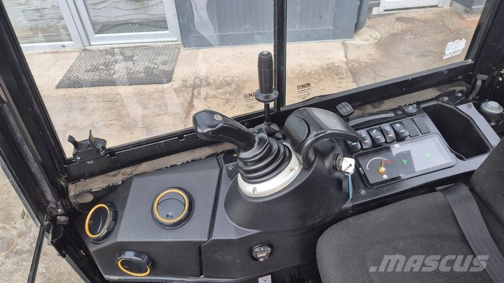 JCB 16C-1 - 2021 YEAR - 935 HOURS - POWERTILT Miniekskavaatorid < 7 t