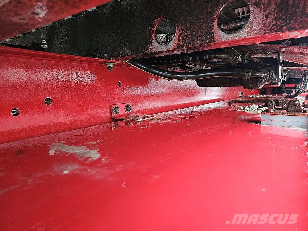 Kempf SP35/3 SIDE DOOR 82M3 ALCOA Poluprikolice sa pokretnim podom