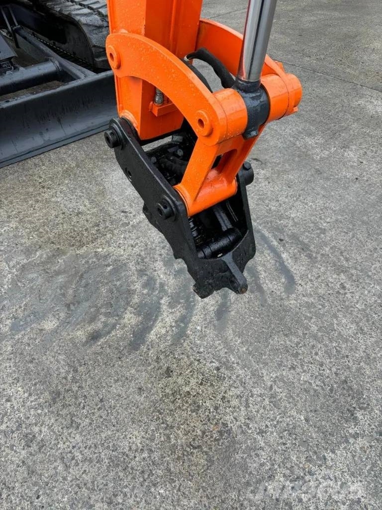 Hitachi ZX55U -6 CLR حفارات صغيرة أقل من 7 طن (حفارات صغيرة)