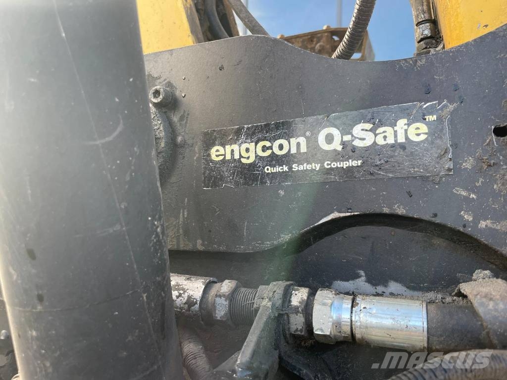 Komatsu PW160-10 Wielgraafmachines