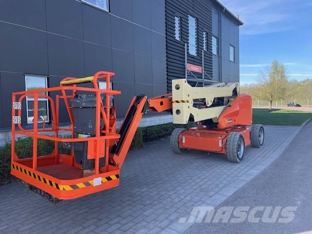 JLG E 450 AJ Articulated boom lifts