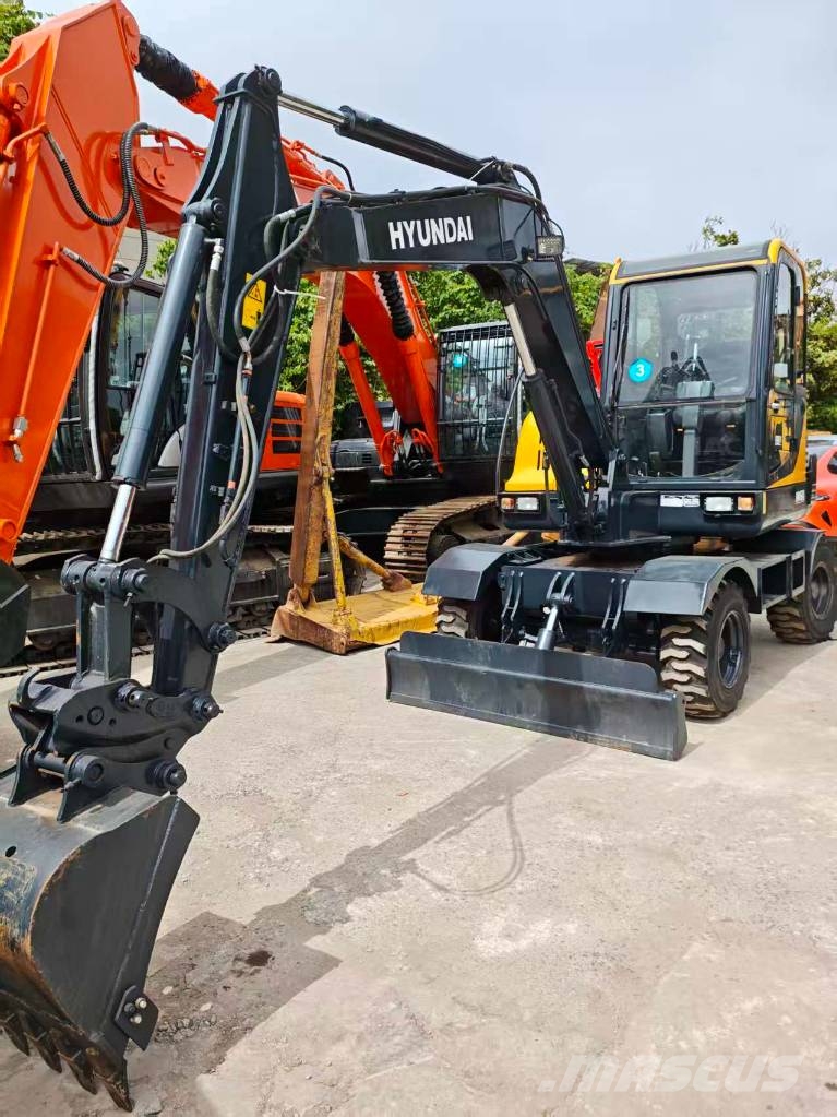 Hyundai 60 W VS Mobilbagger
