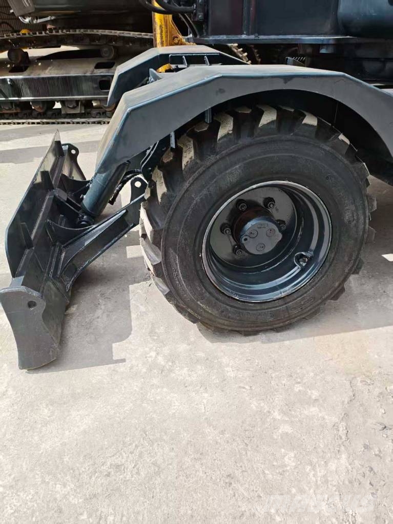 Hyundai 60 W VS Mobilbagger