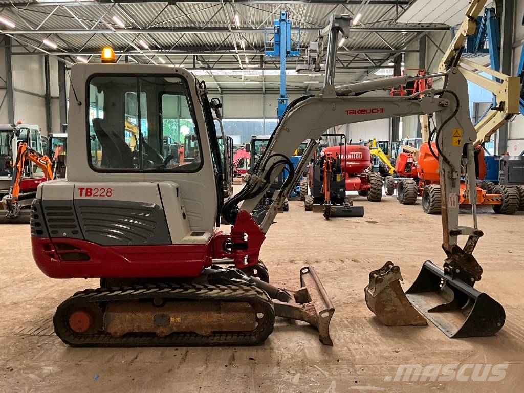 Takeuchi TB 228 Minigravere <7t