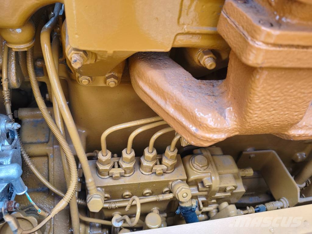 CAT D 5 K Kāpurķēžu buldozeri