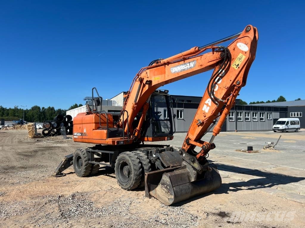 Doosan DX 140 W Wielgraafmachines