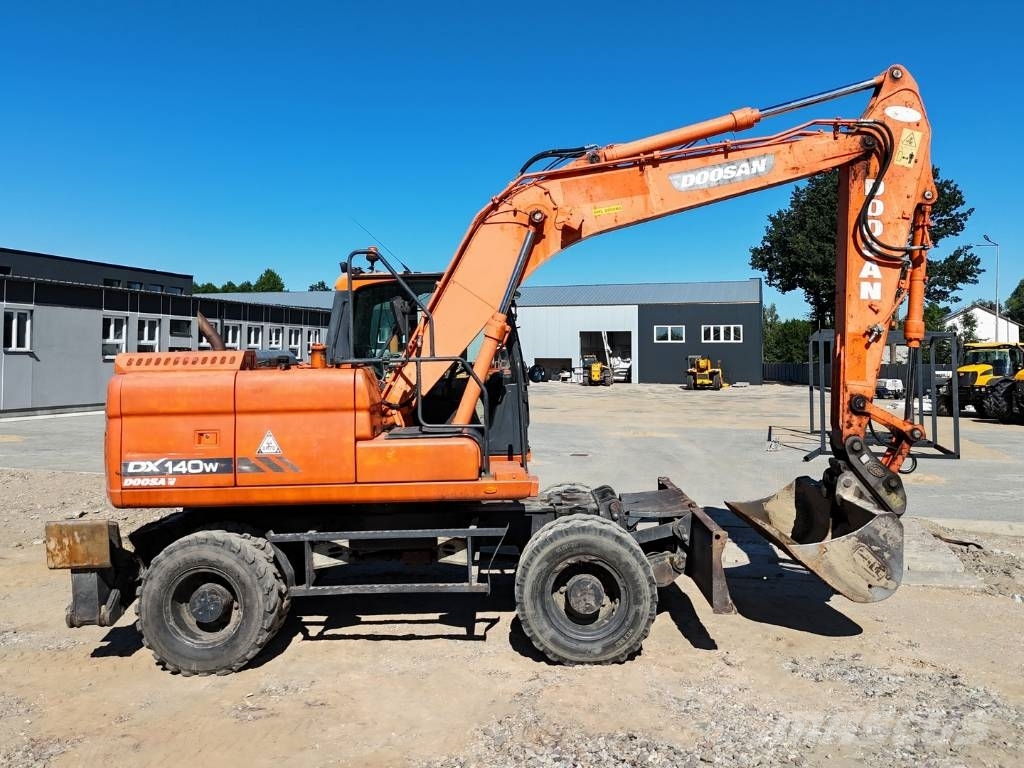 Doosan DX 140 W Wielgraafmachines