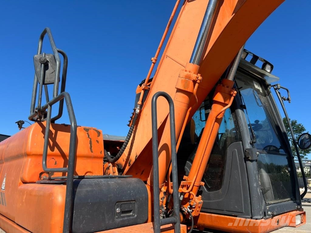 Doosan DX 140 W Wielgraafmachines