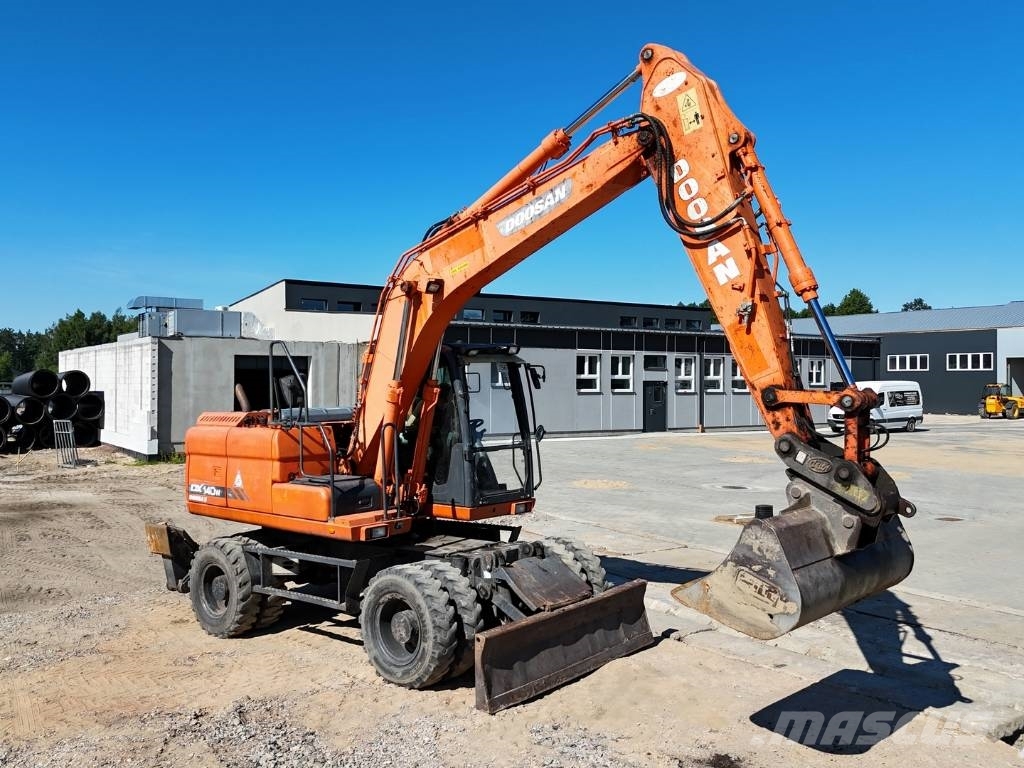 Doosan DX 140 W Wielgraafmachines