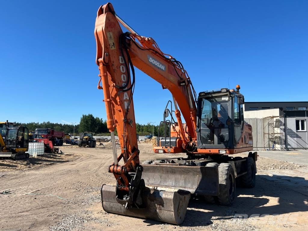 Doosan DX 140 W Wielgraafmachines