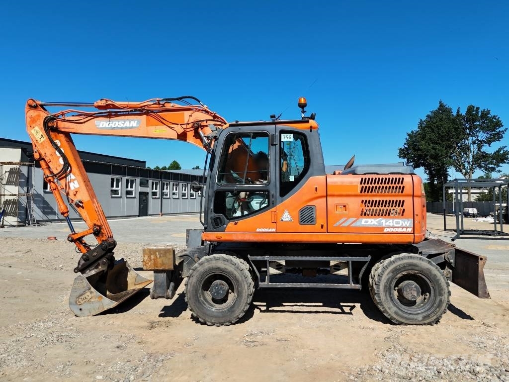 Doosan DX 140 W Wielgraafmachines