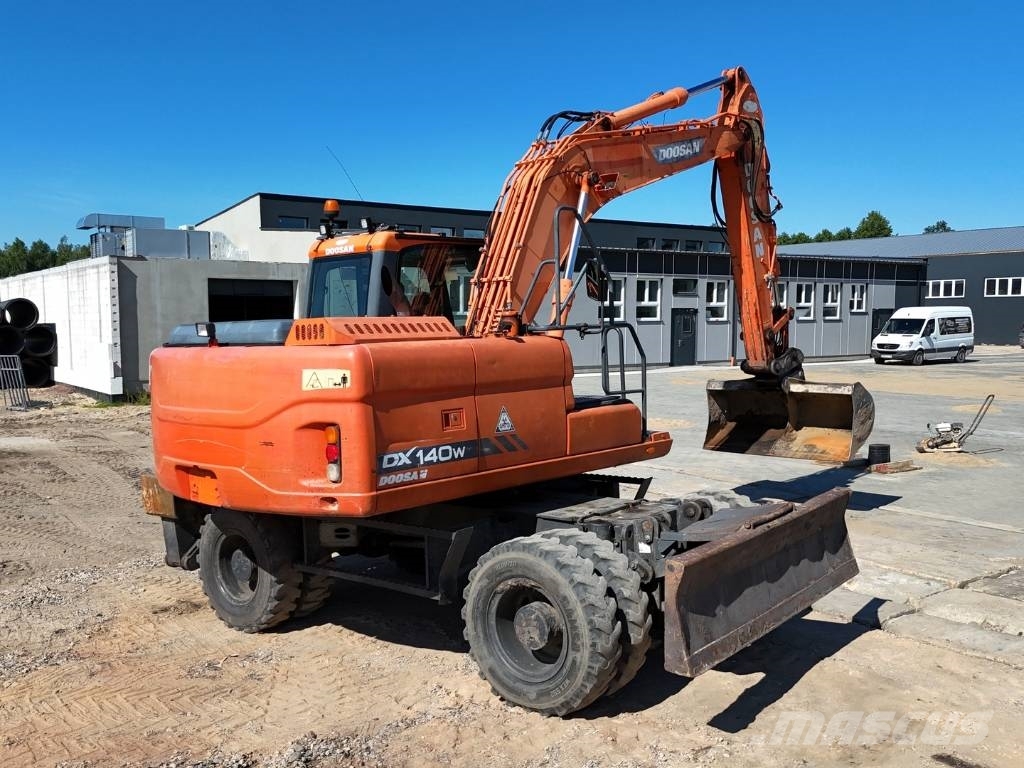 Doosan DX 140 W Wielgraafmachines