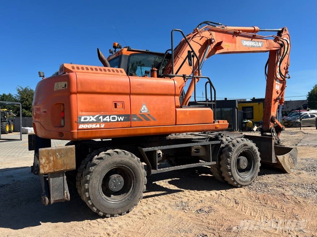 Doosan DX 140 W Wielgraafmachines