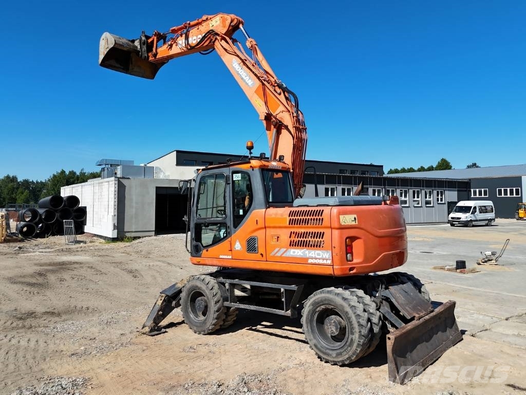 Doosan DX 140 W Wielgraafmachines