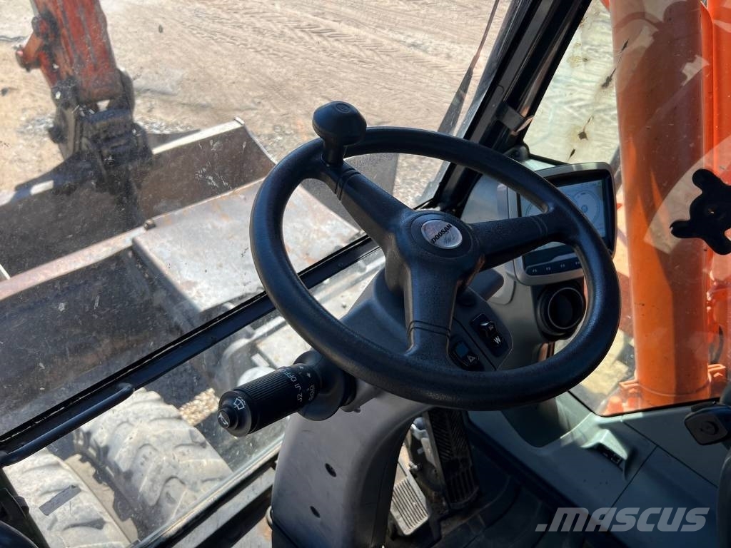 Doosan DX 140 W Wielgraafmachines