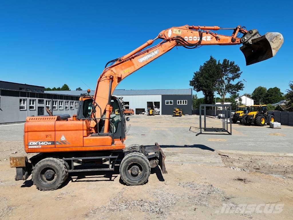 Doosan DX 140 W Wielgraafmachines