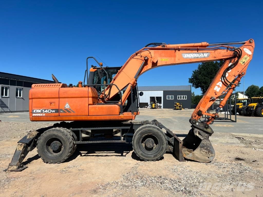 Doosan DX 140 W Wielgraafmachines