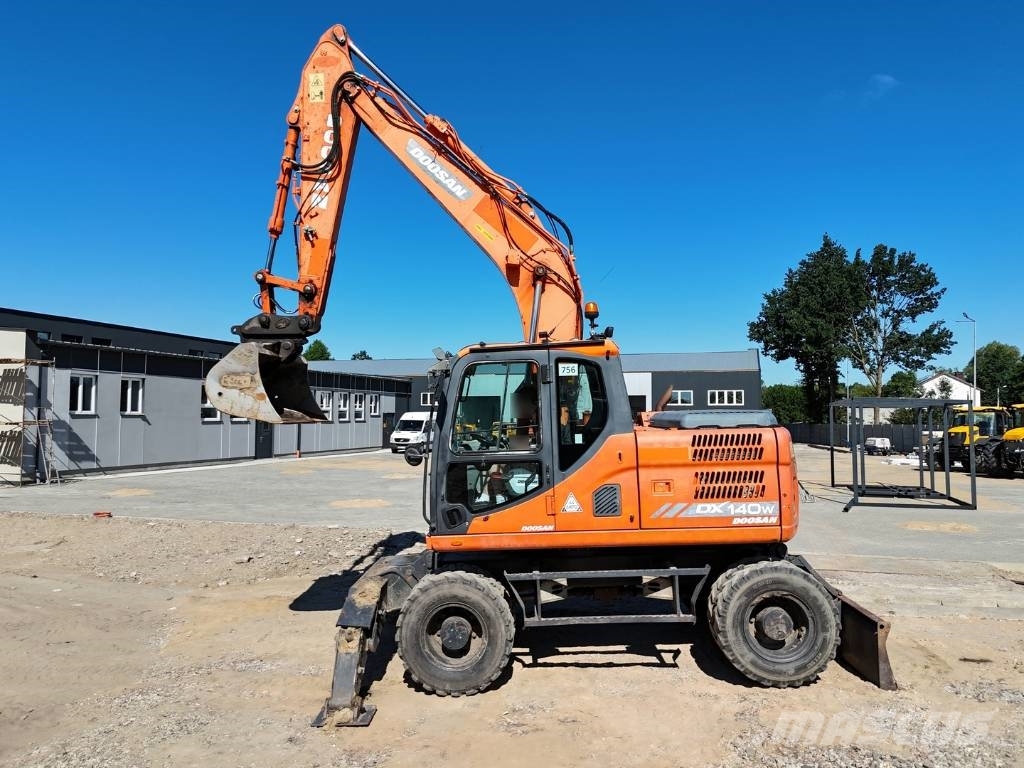 Doosan DX 140 W Wielgraafmachines