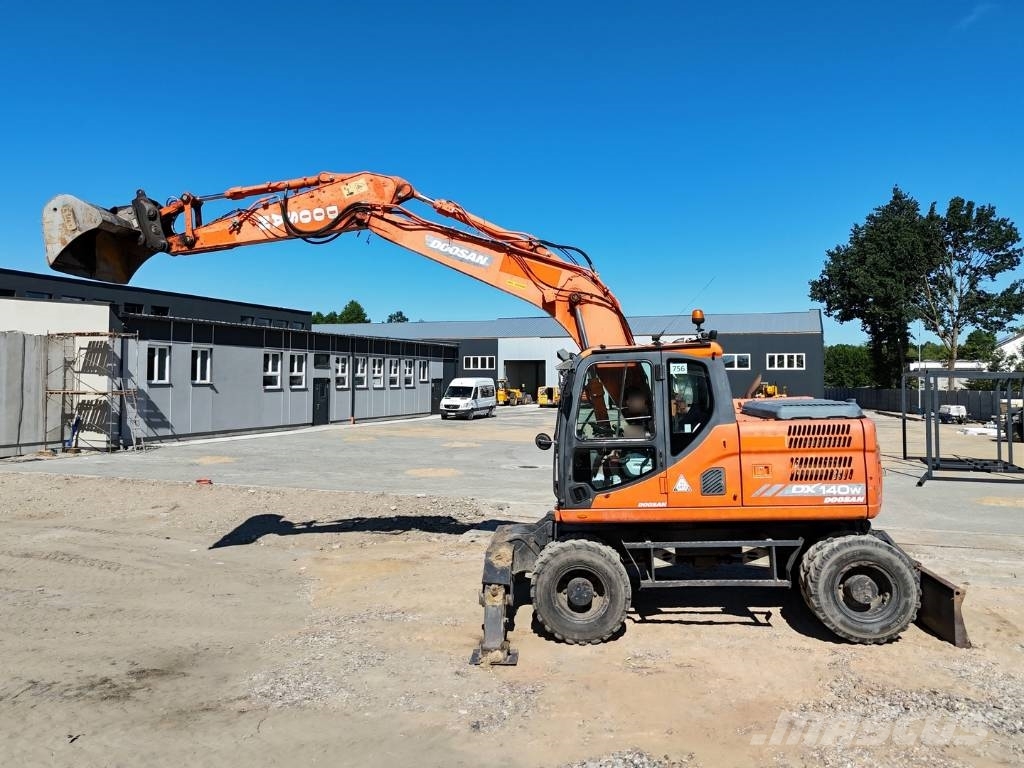 Doosan DX 140 W Wielgraafmachines