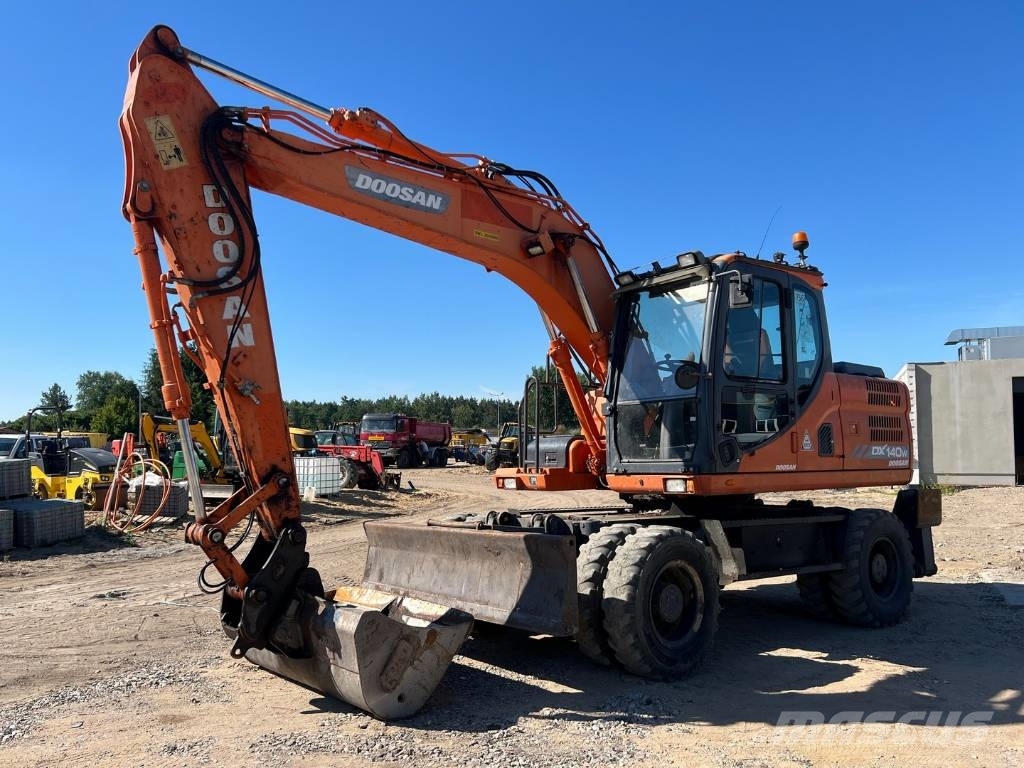 Doosan DX 140 W Wielgraafmachines