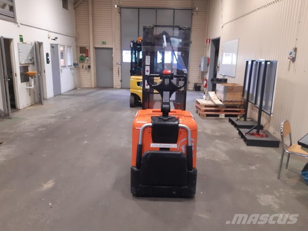 BT SPE125L Platvormiga virnastajad