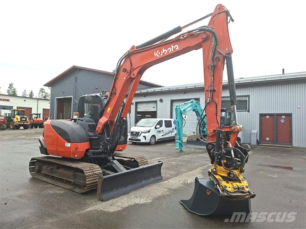 Kubota KX080-4a PYÖRITTÄJÄ PIHDEILLÄ Väikeekskavaatorid 7t-12t