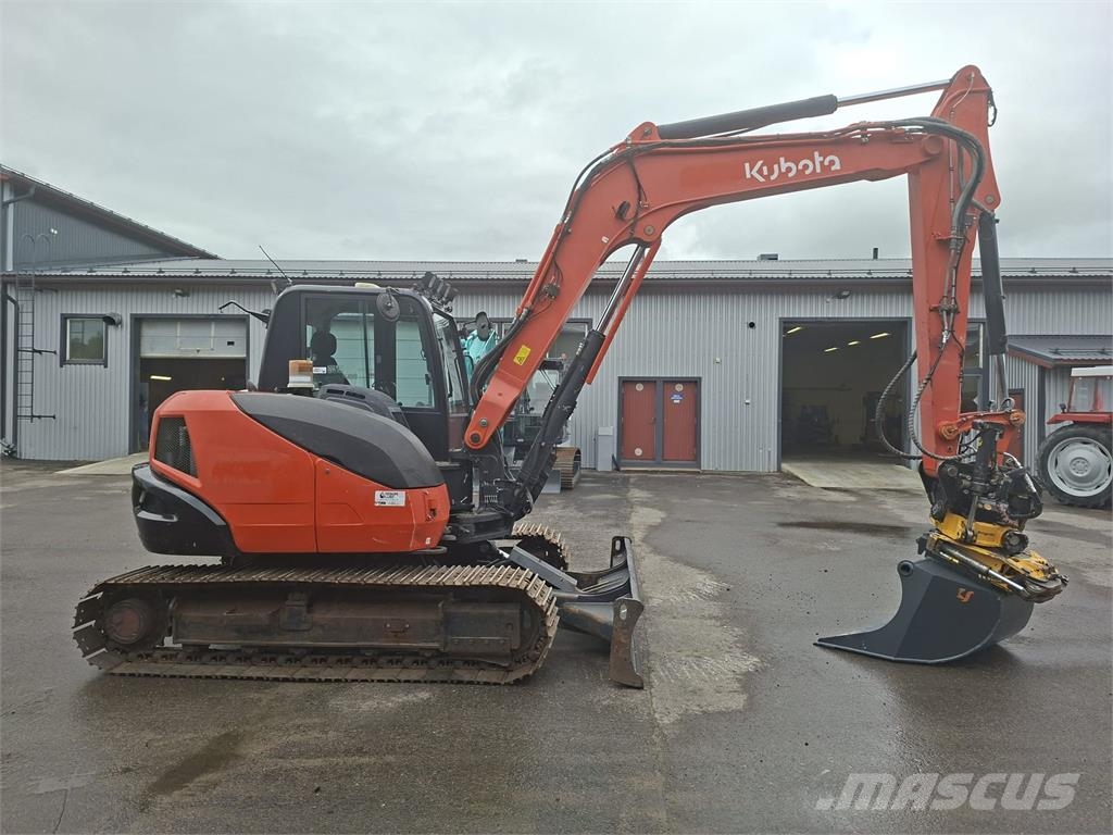 Kubota KX080-4a PYÖRITTÄJÄ PIHDEILLÄ Väikeekskavaatorid 7t-12t