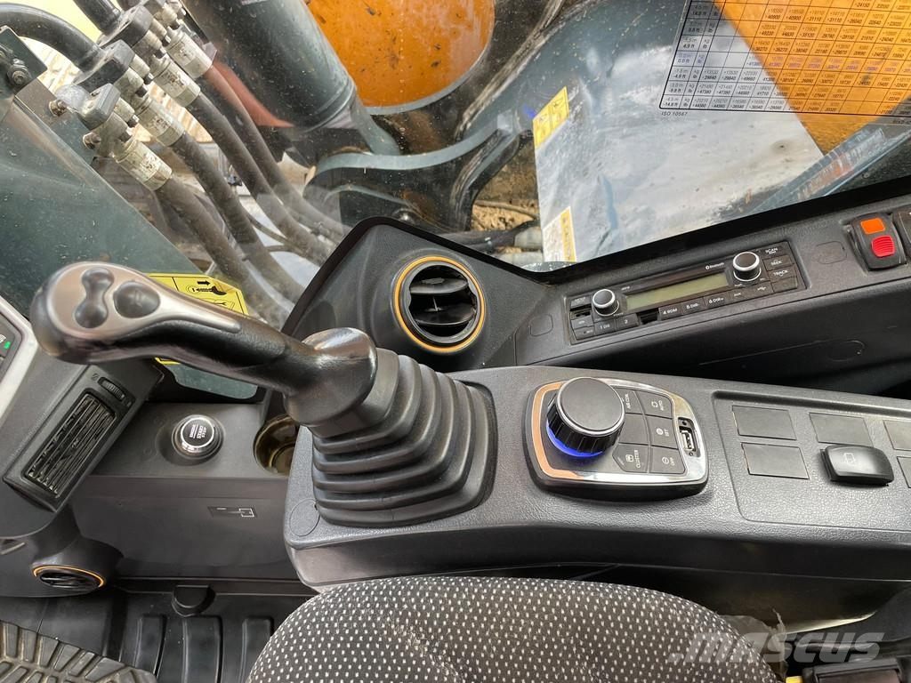 Hyundai HX480L Rupsgraafmachines
