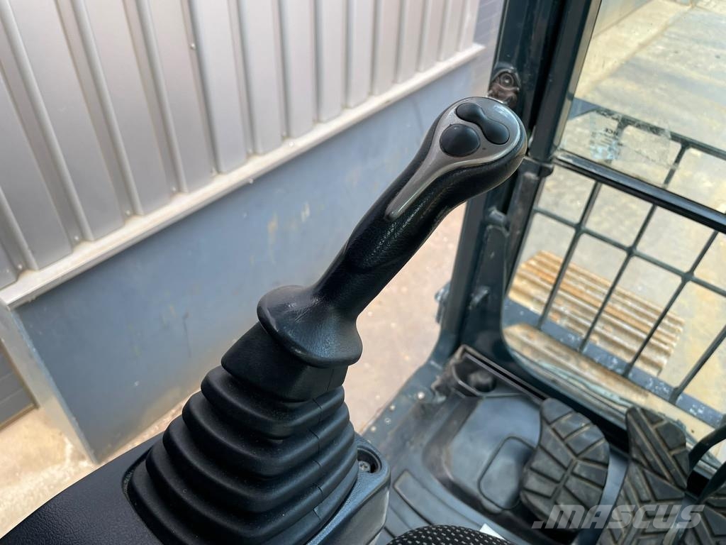 Hyundai HX480L Rupsgraafmachines