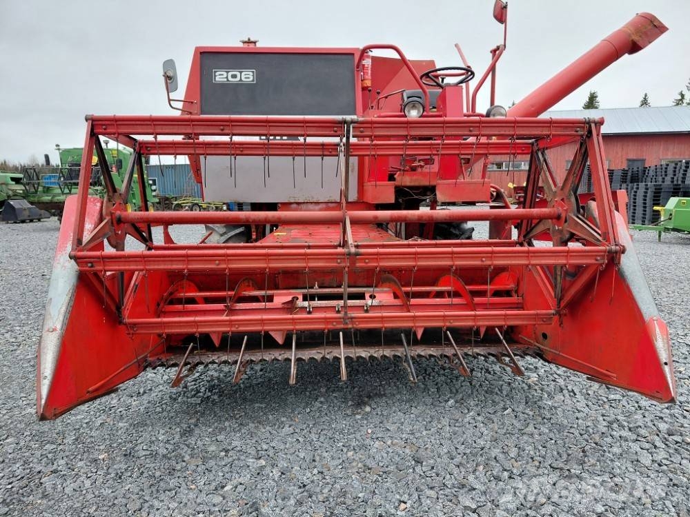 Massey Ferguson 206 leikkuupuimuri Derliaus nuėmimo kombainai