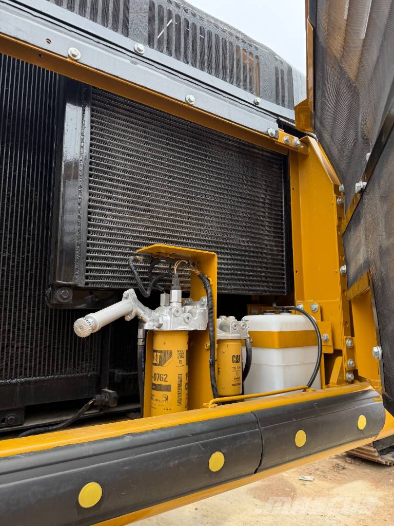 CAT 336D2L   3000 units excavators in stock Raupenbagger