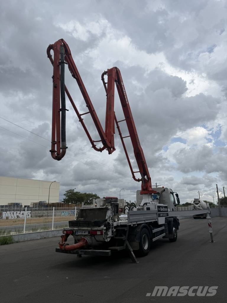 Renault Kerax 450 طفرات توزيع الخرسانة