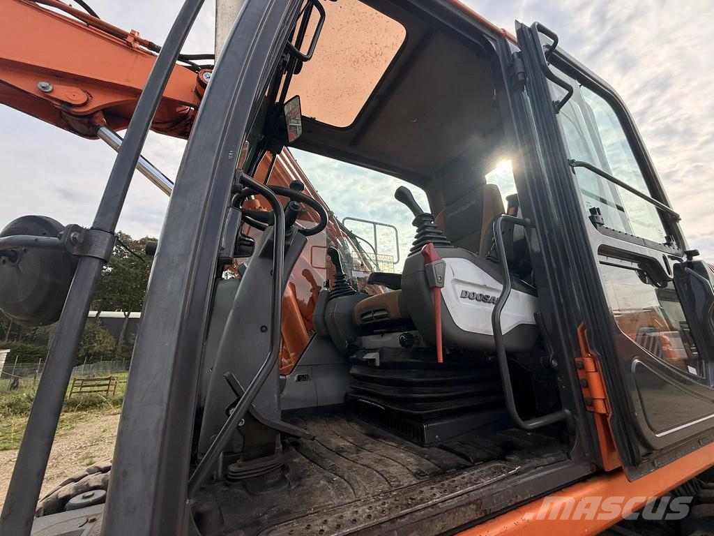 Doosan DX140W-3 Wheeled excavators