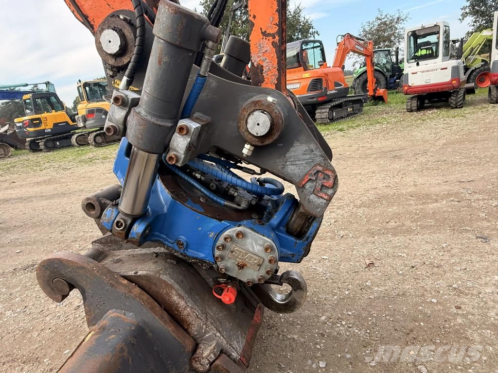 Doosan DX140W-3 Wheeled excavators