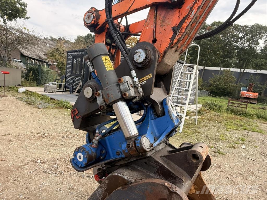 Doosan DX140W-3 Wheeled excavators