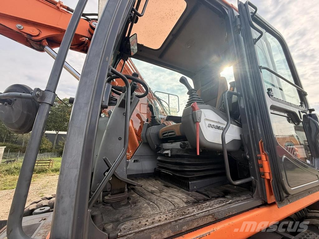 Doosan DX140W-3 Wheeled excavators
