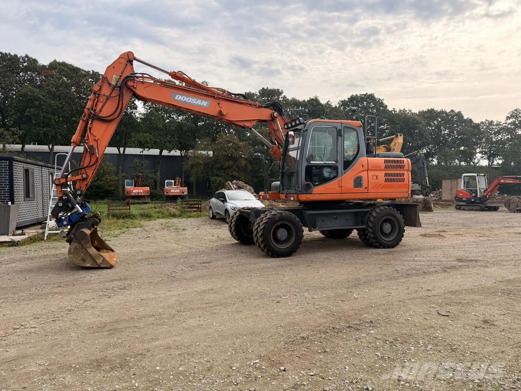 Doosan DX140W-3 Wheeled excavators